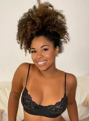 Paola🖤Ebony queen👑 profile