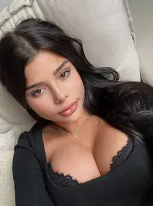 Mila Honey 🍯 NEW 18 y/o TRANS Cum Slut profile