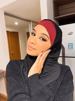 18 YEAR OLD HIJABI โช๏ธ profile