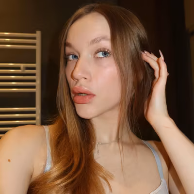 Julia 🤍 profile