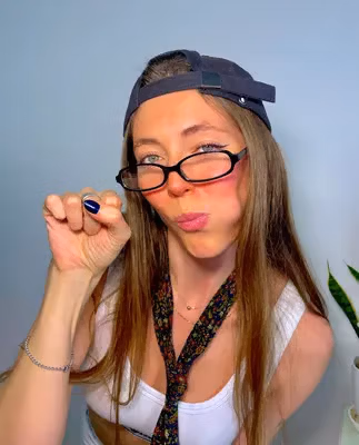 Lily ๐ Tiny & tight๐ฅน๐ฆ profile