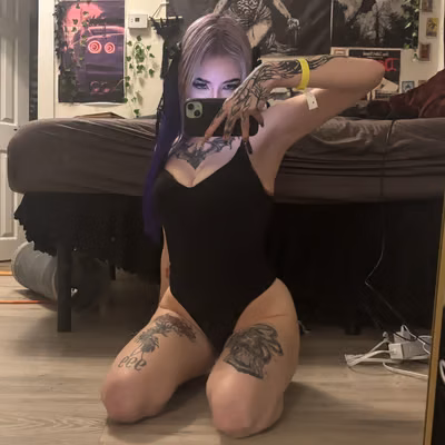 𝔳𝔢𝔢𝔫𝔞 || 20 🖤 profile