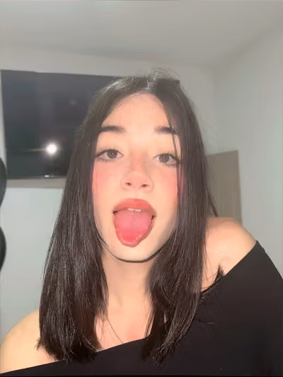 Mia π³οΈββ§οΈ 18yo Λ.πΰΌβ profile