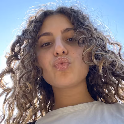 Millie ๐ฆ your next obsession ๐งก fast reply soft innocent look profile